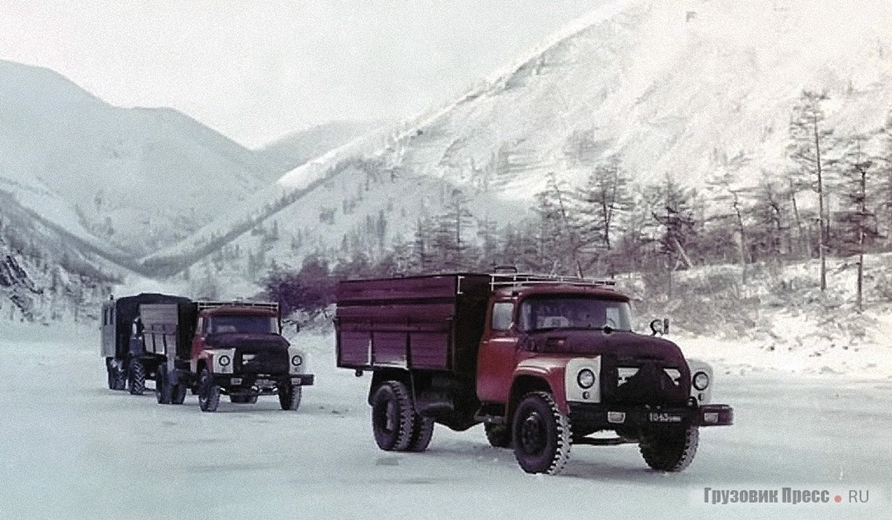 ЗИЛ-130С во время испытательного пробега по Якутии с номерами «10−63 проба» и «10−62 проба» и летучкой сопровождения экспедиции — ЗИЛ-157, 1965 г.[2]