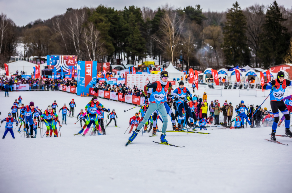 Каждые выходные на площадке будут проводить различные мероприятия: соревнования по сноуборду для взрослых и детей, соревнования по тюбингу, мастер-классы и автограф-сессии со спортсменами. Фото: Департамент туризма Москвы
