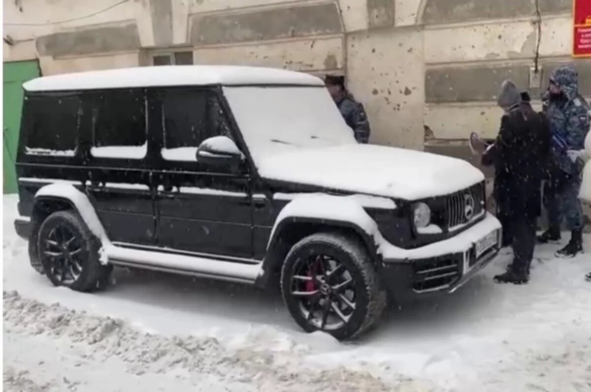    Уфимка отдала долг в 300 тыс. рублей после ареста ее «Гелендвагена»