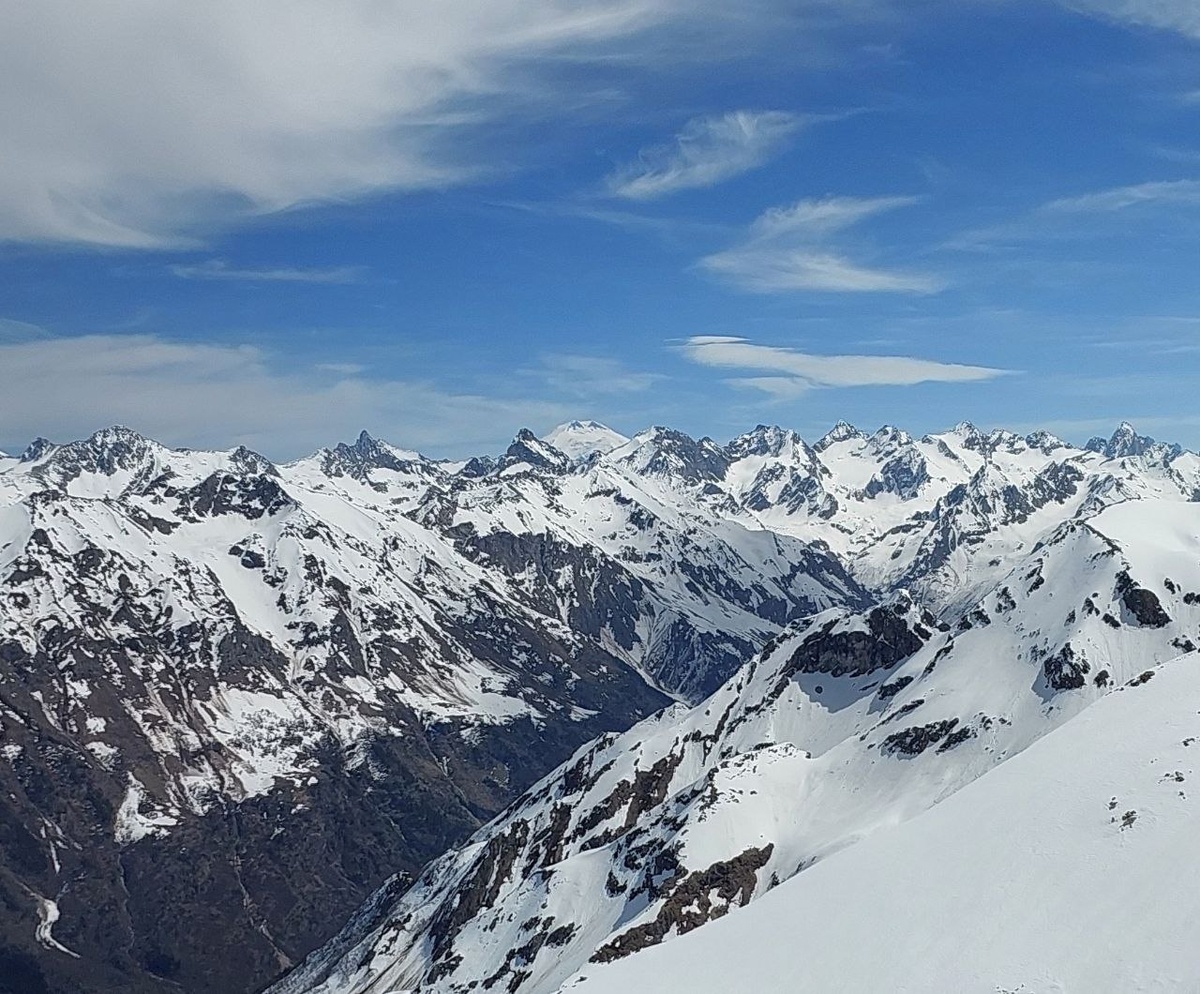 Кавказский хребет. Апрель 2024