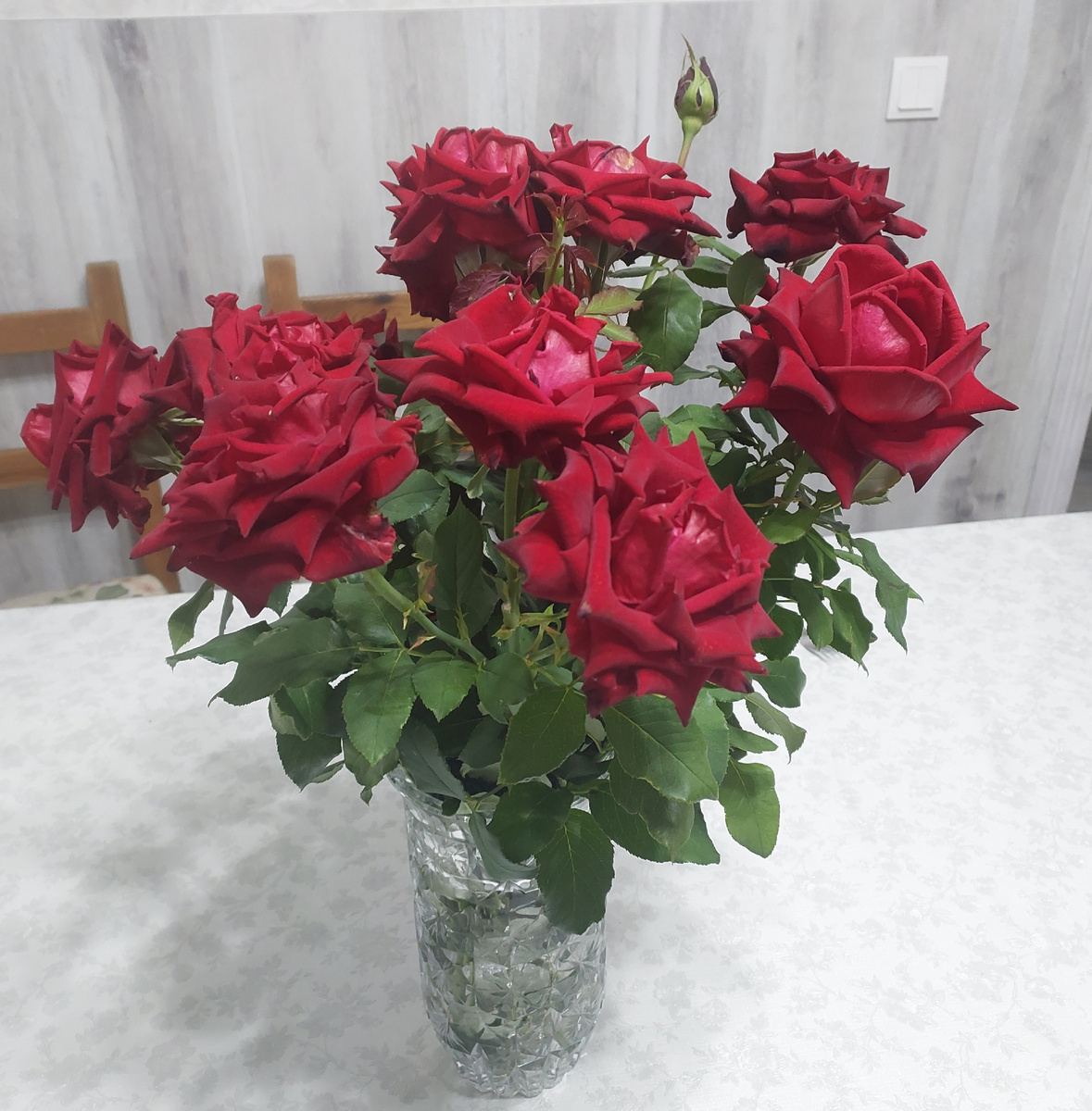 Сама себе нарезала