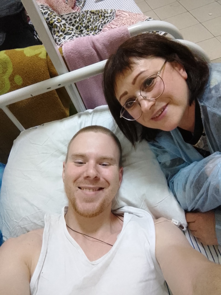 Я с волонтёром Еленой из Ярославля.