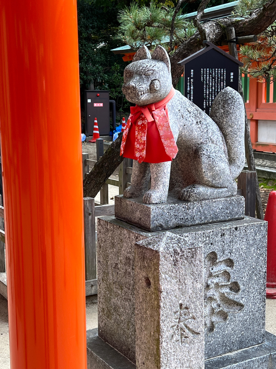 Лис-охранник. Храм Sumiyoshi Jinja в Фукуоке, Япония. Фото автора