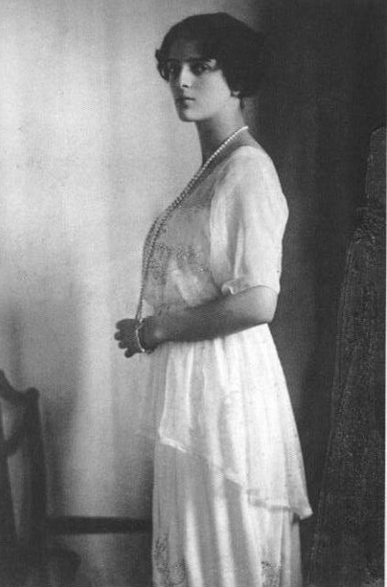 Ирина Романова в 18 лет (1913)