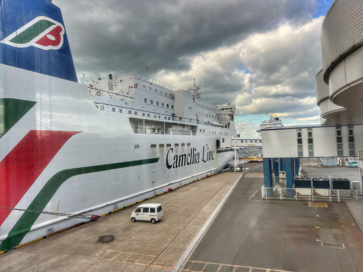Паром Camellia Line. Фото автора 