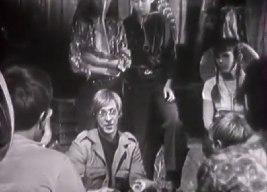 Кадр из фильма "Скачу за радугой" (1973). Вениамин Кукушкин - Николай Иванов