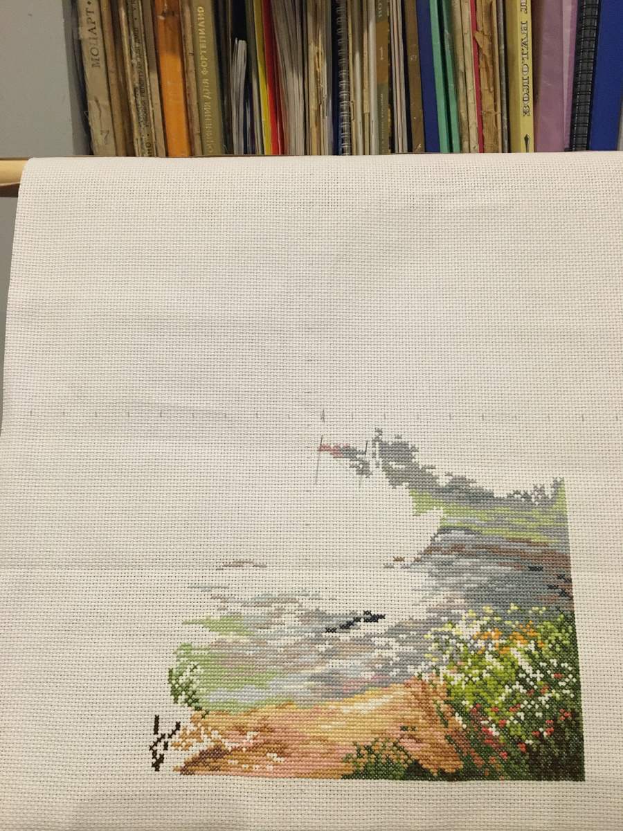 Кусочек уже вышит