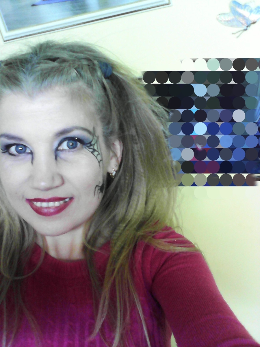 Автор готовится к очередному выступлению. Образ ведьмы на шабаше. 