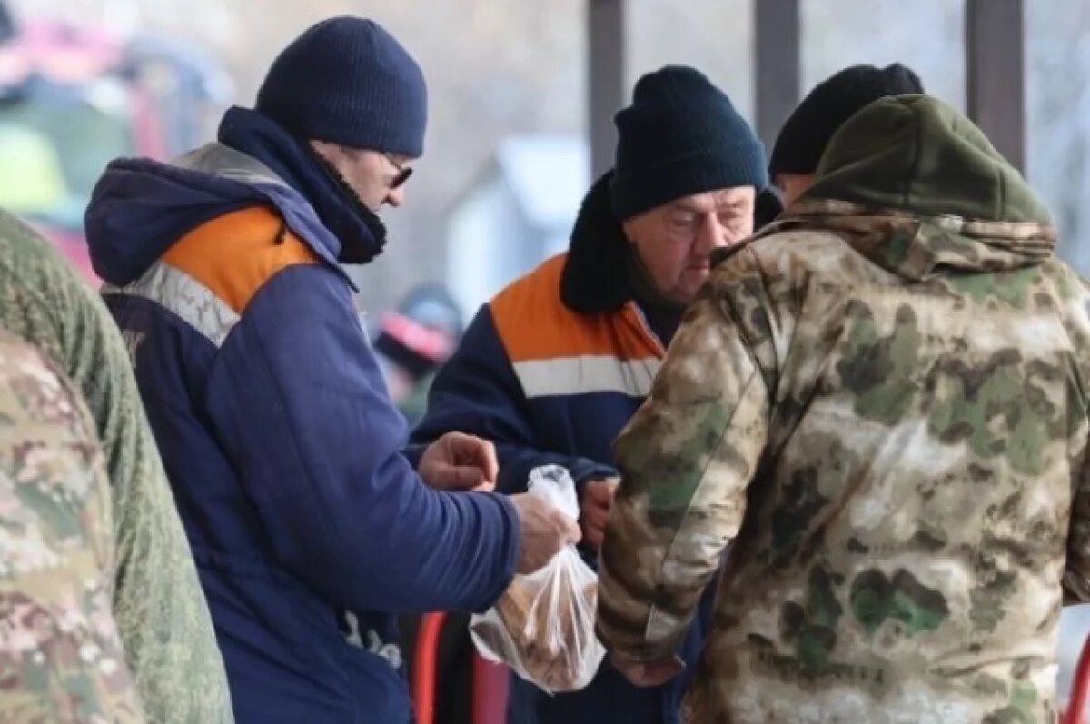    В Анапе 4 тыс. волонтеров и спасателей обеспечили горячим питанием