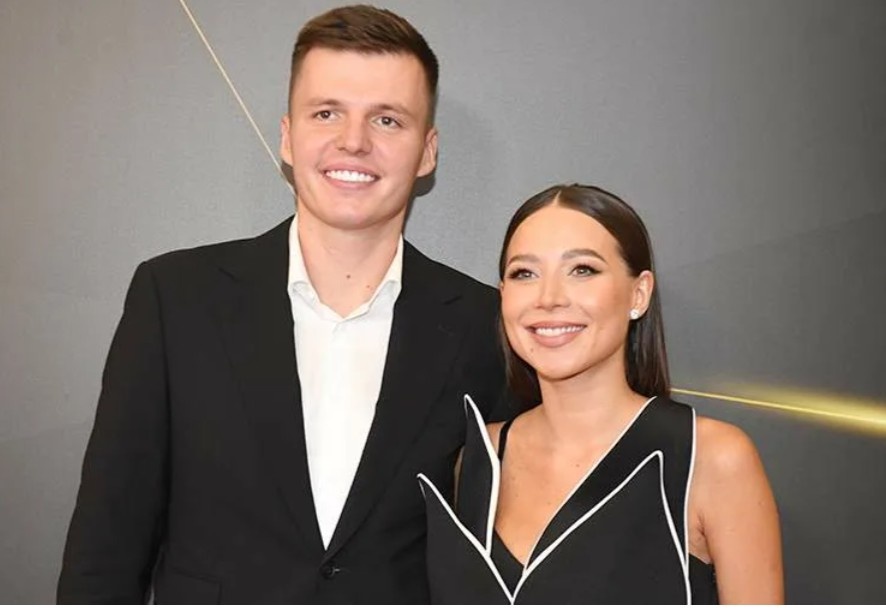 Артем и Валерия Чекалины.