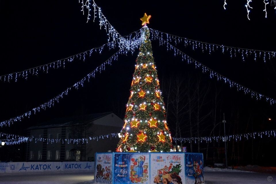    Новогодний городок на пл. Мира в Барнауле. Источник: barnaul.org