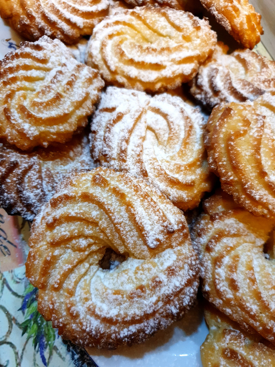 На приготовление этого вкуснейшего печенья уйдет минимум времени: 15 минут на приготовление теста и всего 8 минут на выпечку😊