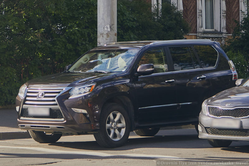 Lexus LX оказался таким же неудобным