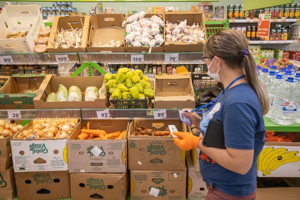 Супермаркет в центре города или возле дома — без этого места мы уже не представляем комфортную жизнь. Фото: Николай ОБЕРЕМЧЕНКО
