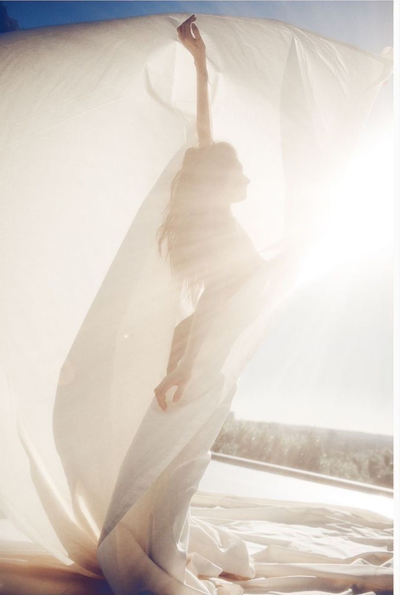 любое тело - это тонкая структура состоящия из множество взаимосвязанных частиц и важно осознать и принять это