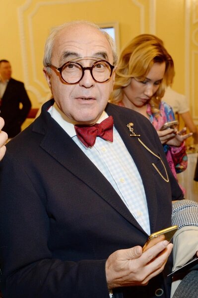 От Алсу досталось адвокату Александру Добровинскому