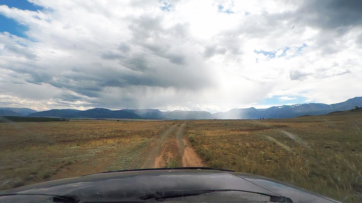 Курайская степь. Гроза в предгорье.