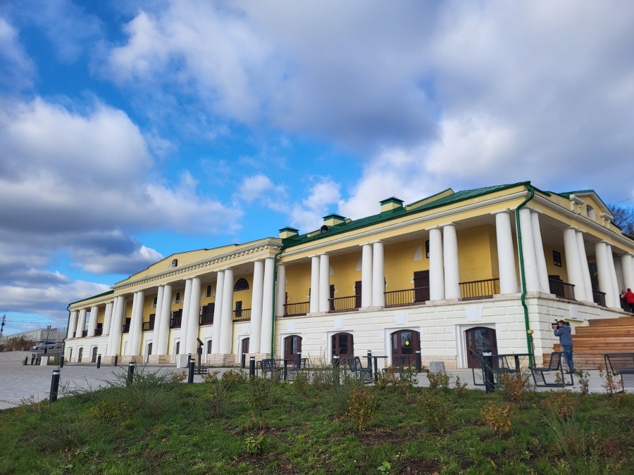 Касимов – одно из крупных исторических поселений на территории региона, где восстанавливается объект культурного наследия – Торговые ряды – и благоустраивается пространство рядом с Церковью Благовещения Пресвятой Богородицы. Фото Вячеслава Астафьева