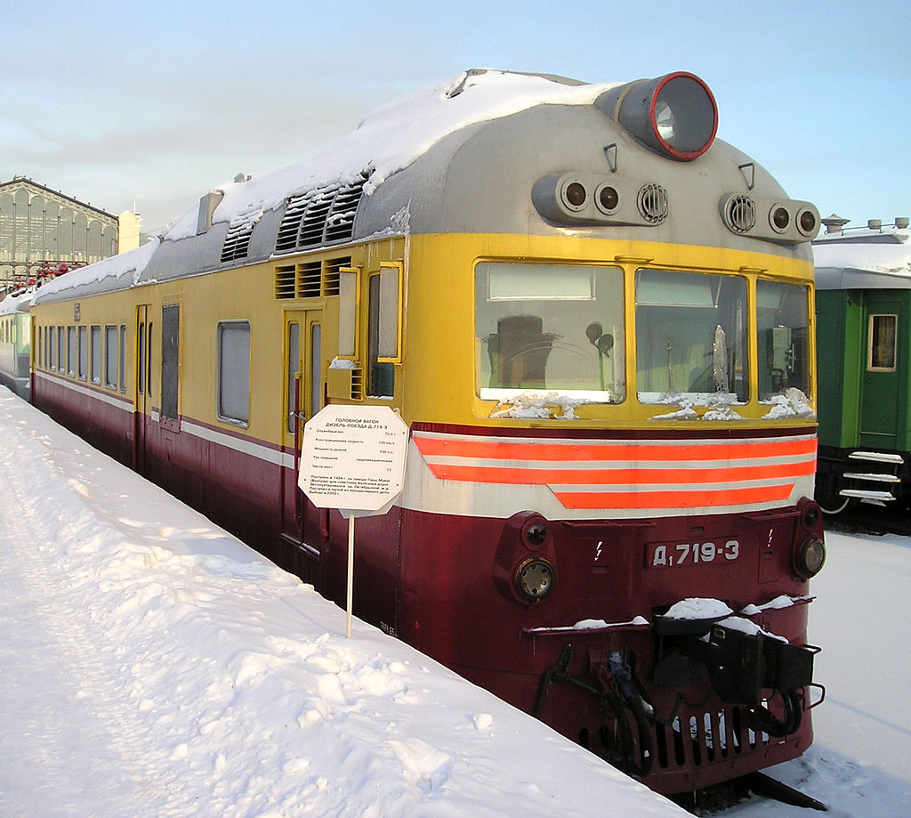 Головной вагон Д1-719-3 в Санкт-Петербурге. Источник: ru.wikipedia.org Авторство: Photocity. Собственная работа, CC BY 2.5, https://commons.wikimedia.org/w/index.php?curid=2172380