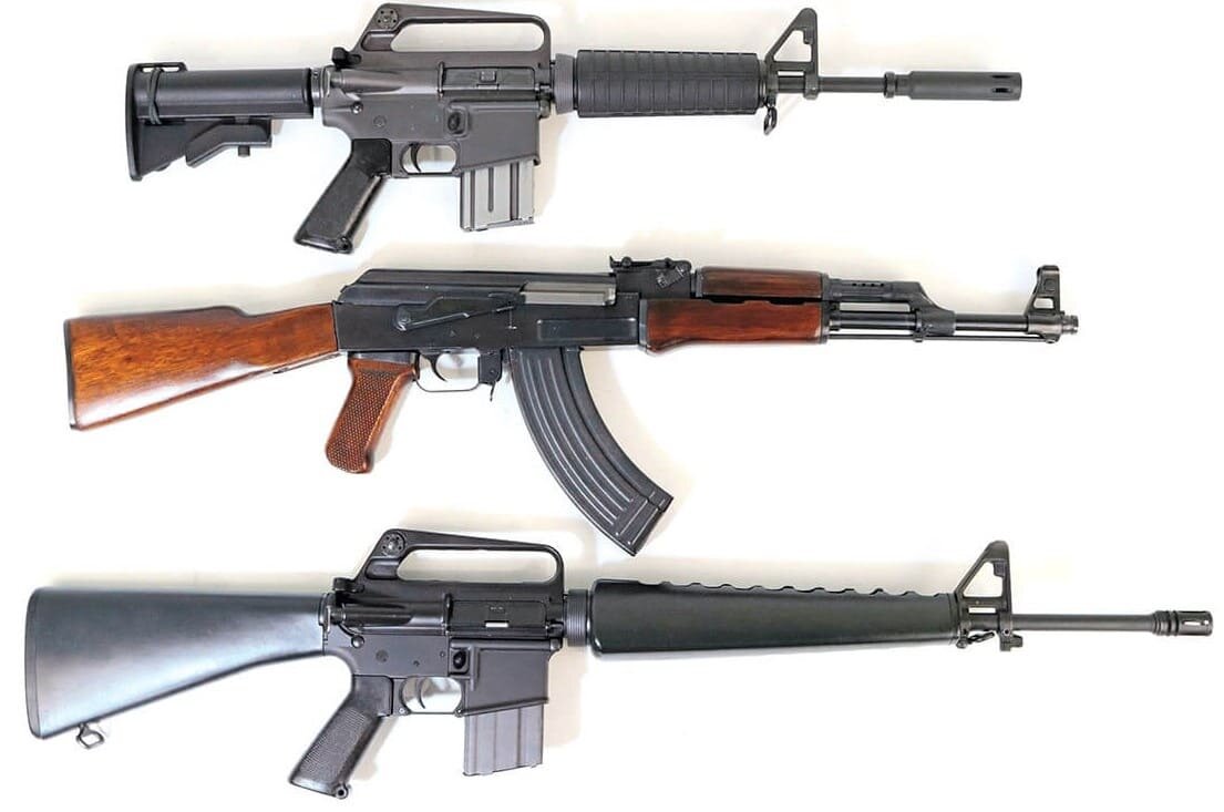 Сверху вниз: CAR-15, Type 56 AK-47 и M16A1.