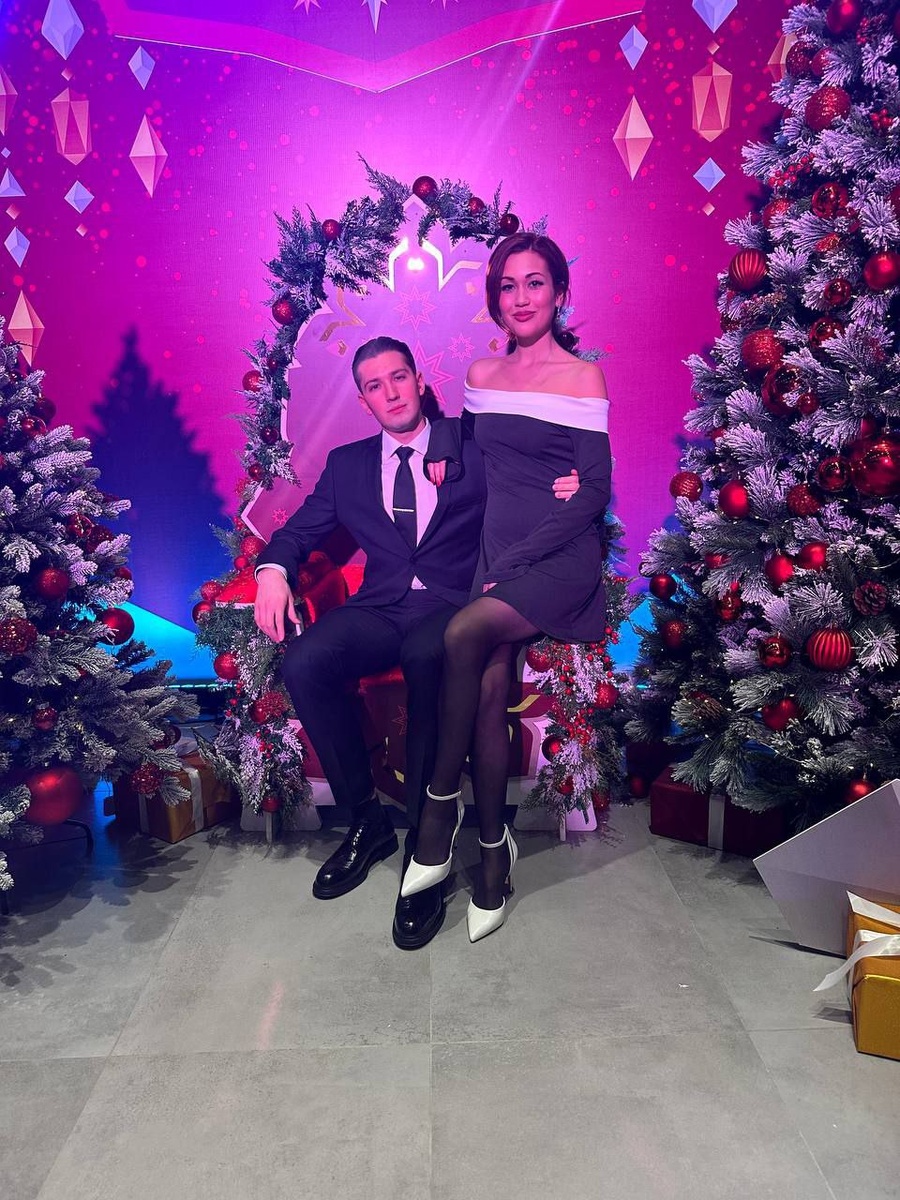 Немного юмора от Александра Галлямова и Елизаветы Худайбердиевой