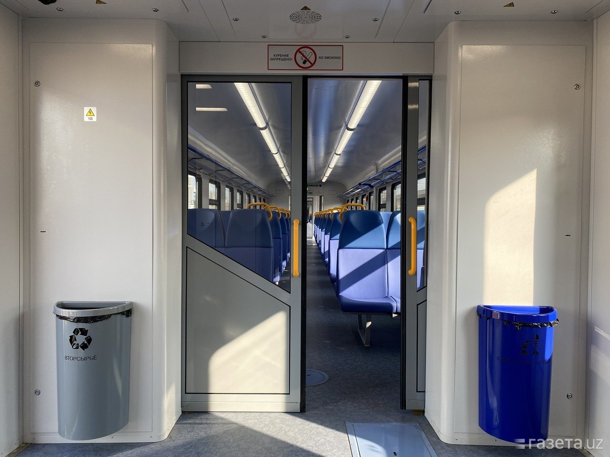 В салоне электропоезда ЭП3Д для Узбекистана. Источник: Фарзона Хамидова/Газета.uz