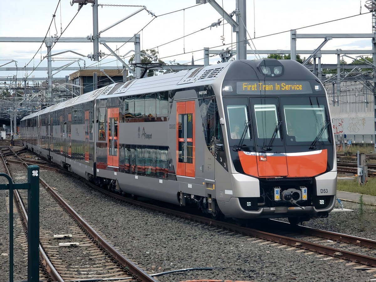 Двухэтажный электропоезд серии D (Mariyung) от Hyundai Rotem в Австралии. Источник: TfNSW