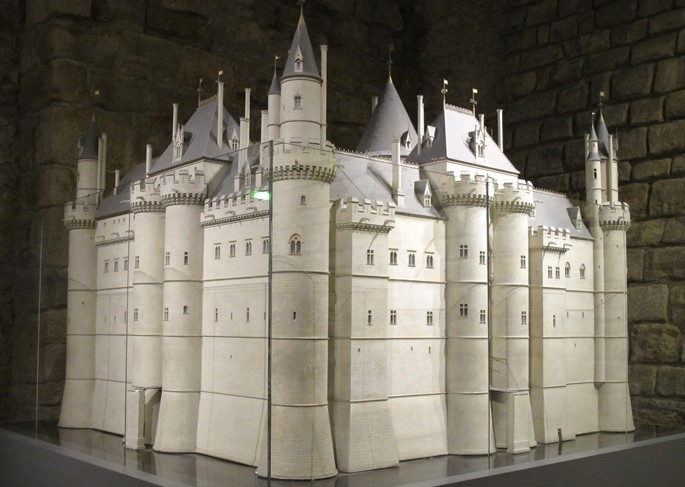 Макет крепости, дающий представление о том, как она выглядела в XII веке