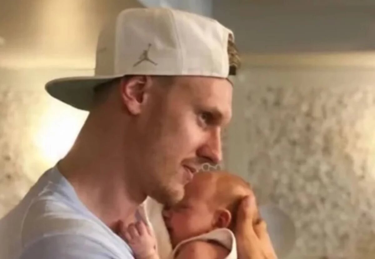    Mash: Анна Седокова оплатит похороны бывшего мужа Яниса Тиммы