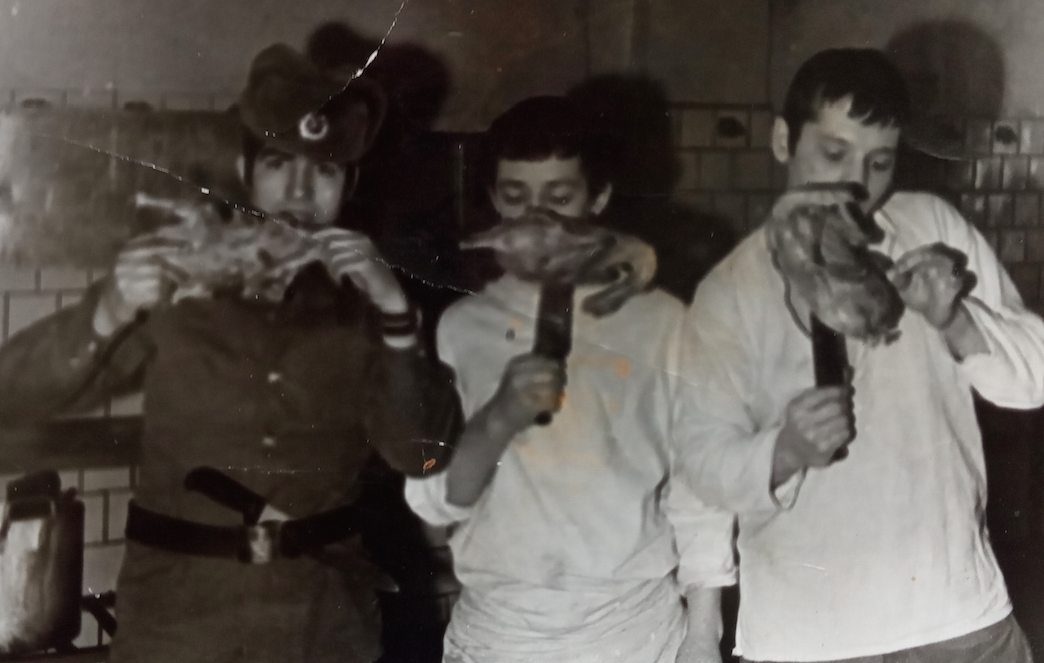 помощник завсклада и два поваренка(фото из альбома автора)