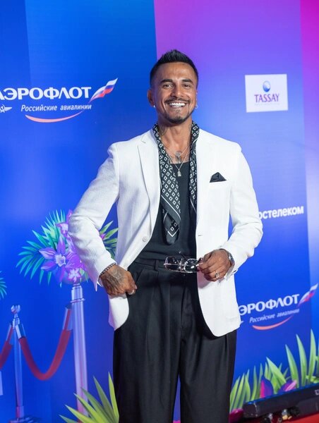 Натан изменил жене