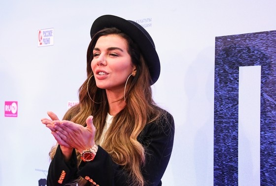    Певица Анна Седокова