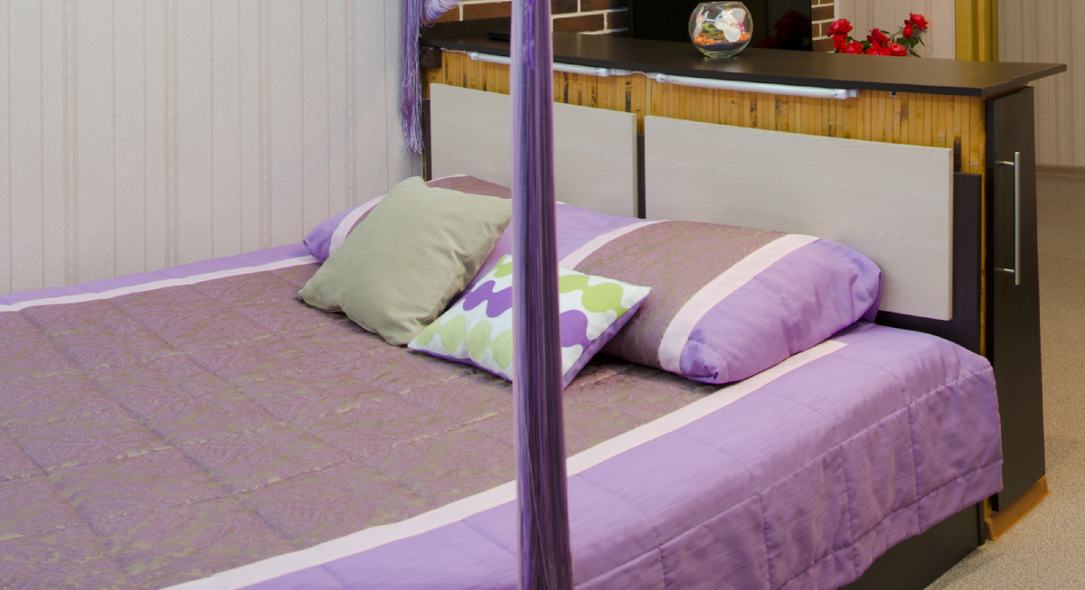 Пропорции немного искажены, т.к. это фрагмент панорамного фото