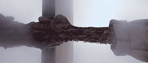 Ну вот почему всегда одержимые женщниы пытаются затащить в наш мир всякую жуткую дрянь?