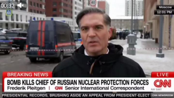 Фредерик Плейтген на месте теракта. Скрин с видео CNN.