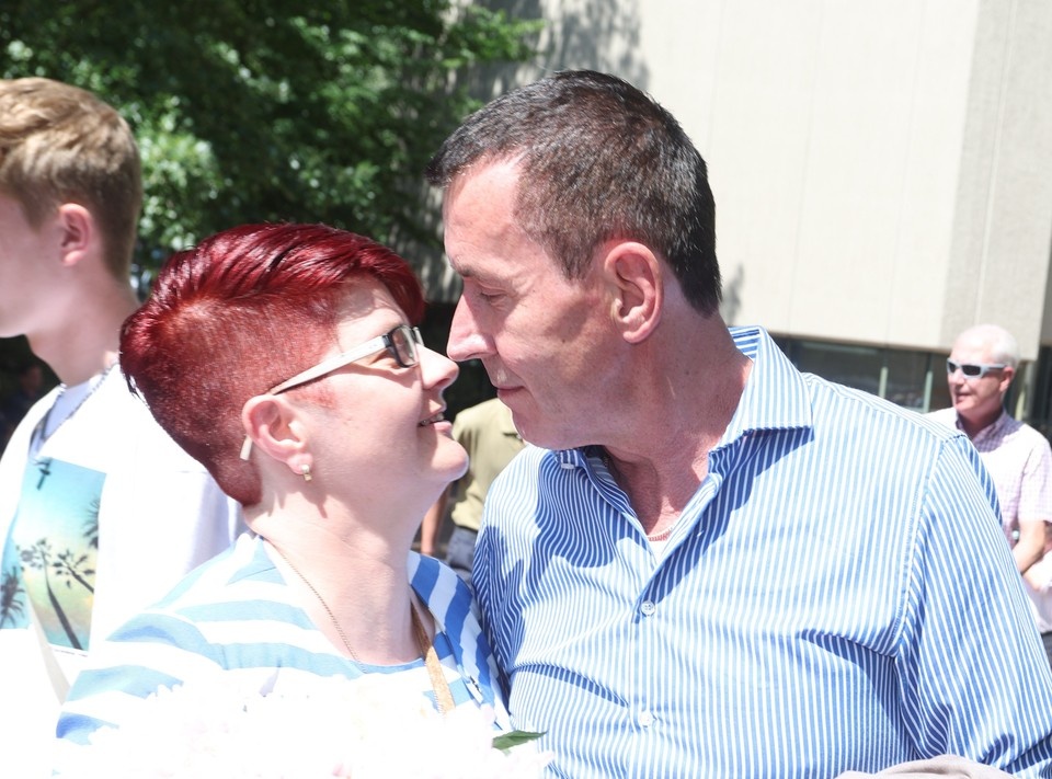    Гендицкий с супругой Майрой, которая 13 лет ждала освобождения мужа. GLOBAL LOOK PRESS