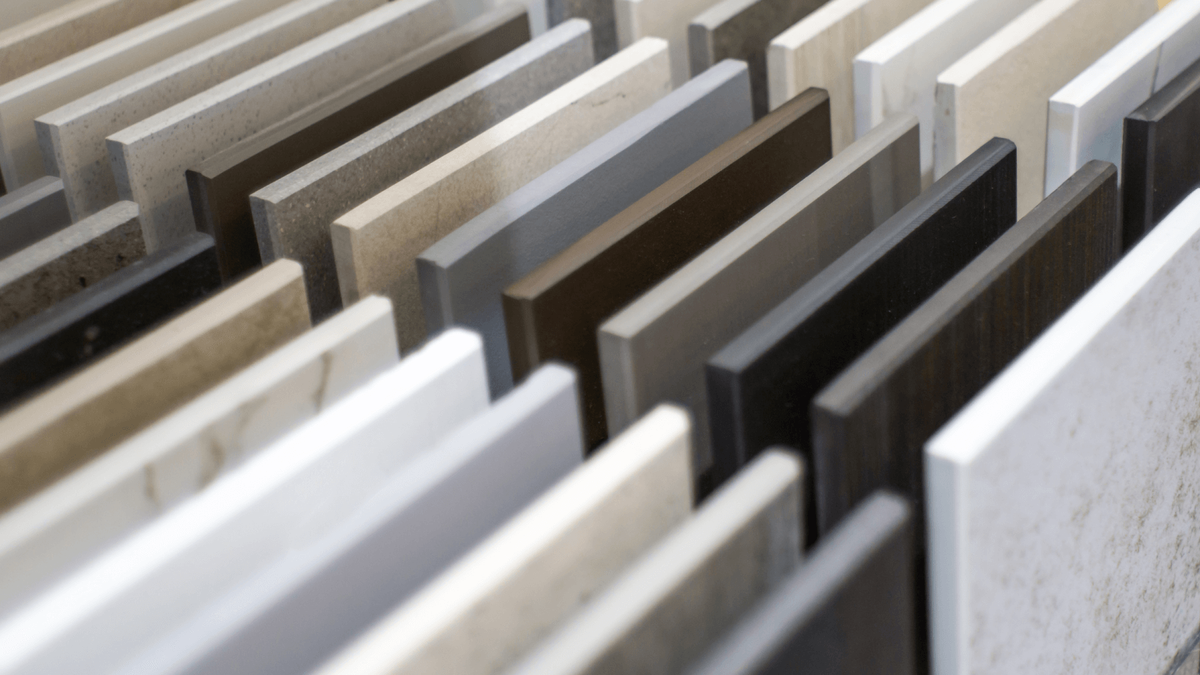 Какой цвет столешницы на самом деле практичнее для кухни?