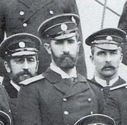 Николай Дмитриевич Филиппов (Никоша), в центре. 1897 год, крейсер "Рюрикъ"