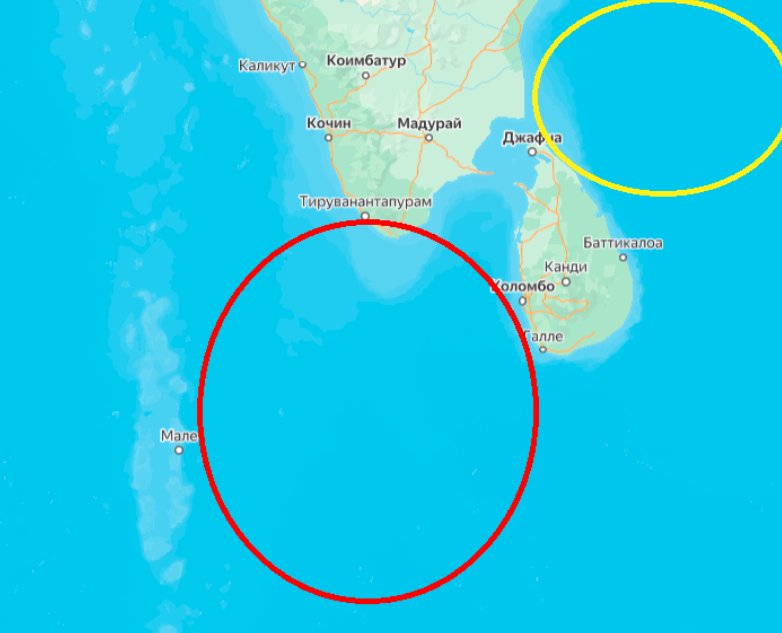 Со стороны Северо-Востока  Бенгальский залив, а слева Лаккадивское море