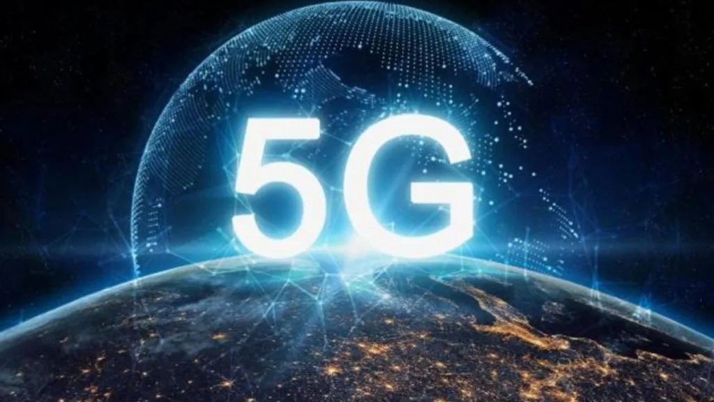 В последние годы технологии связи стремительно развиваются, и 5G становится одним из самых обсуждаемых достижений в этой области. В России внедрение пятого поколения мобильной связи обещает значительно изменить не только привычный способ общения, но и все сферы жизни, от бизнеса до медицины.  