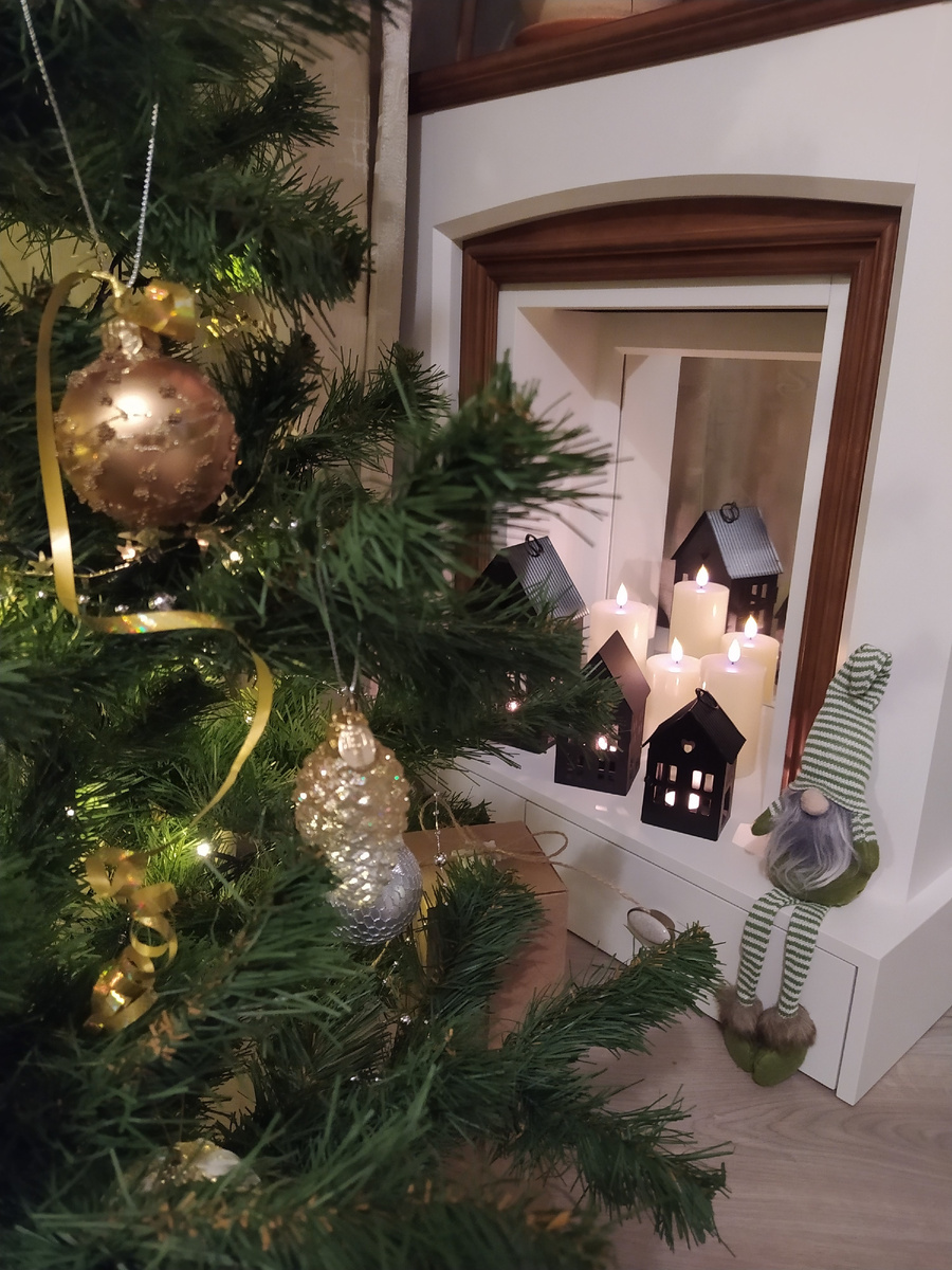 Моя елочка прошлого года. В этом году пока не ставила.