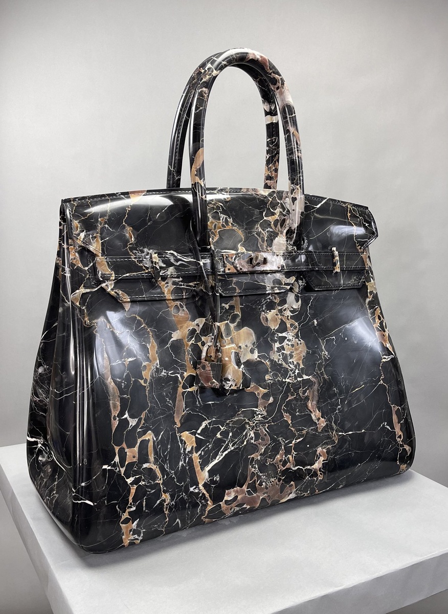 CRIMSON NIGHT (Багровая Ночь), 2024, мрамор Nero Portoro, 51 x 56 x 25 см