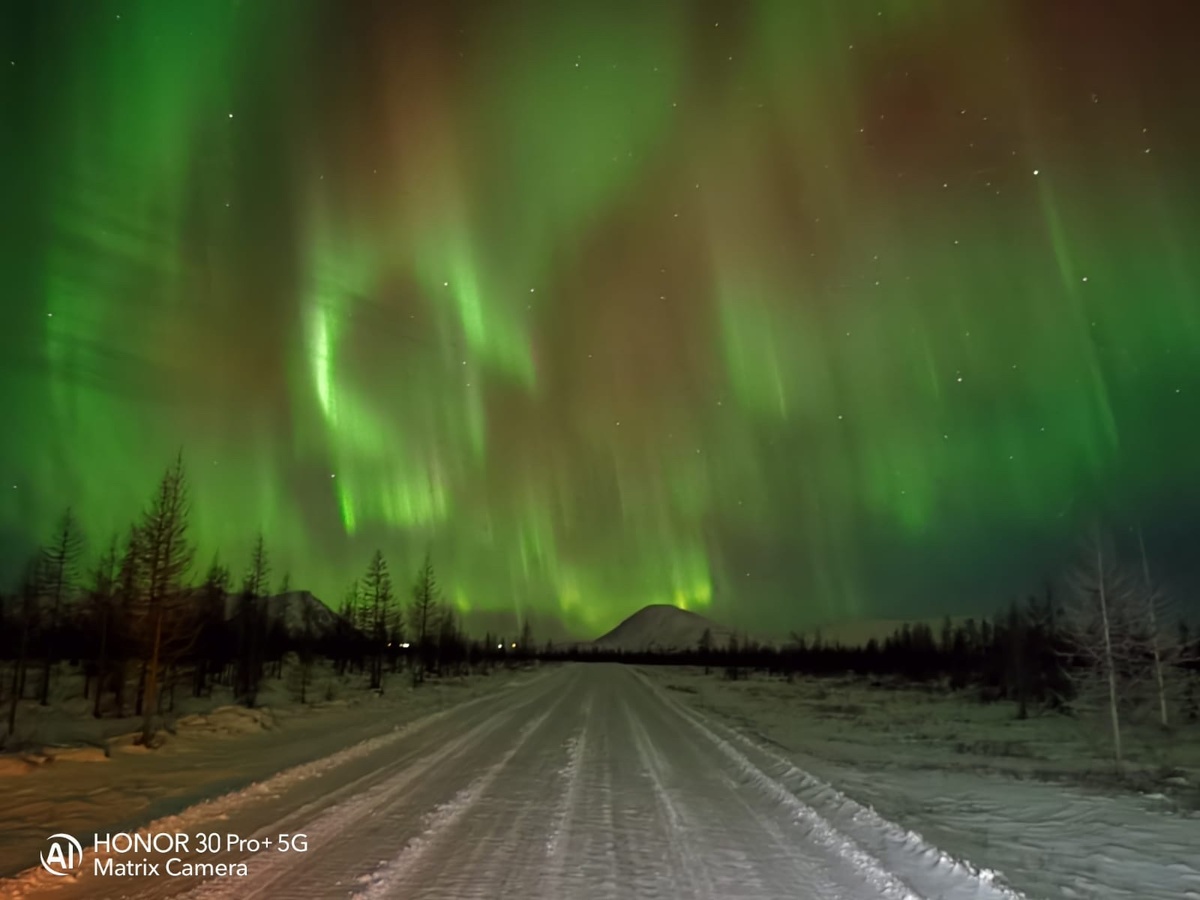 СЕВЕРНОЕ СИЯНИЕ В П. ХАРП. ЯНАО