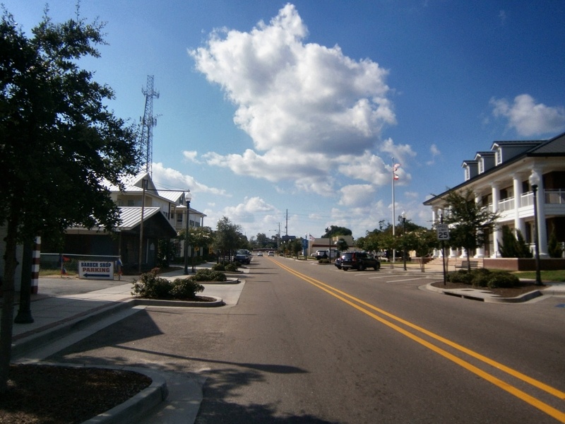 Город Лонг-Бич в 2013 г. Фото
https://commons.wikimedia.org/wiki/File:Jeff_Davis_Avenue_-_panoramio.jpg