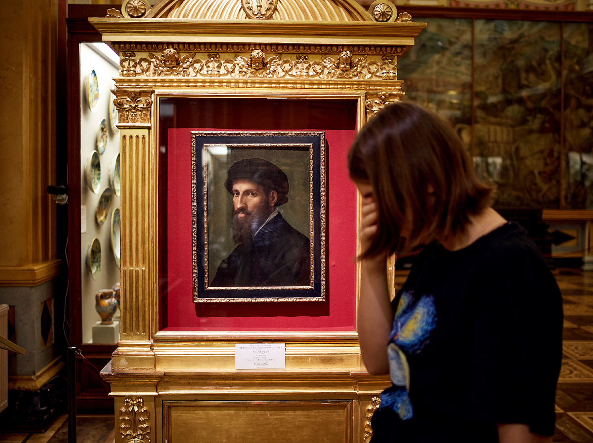 Когда мама надоела со своей фотосъемкой.