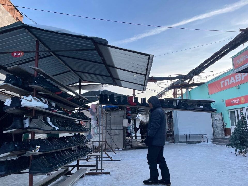    Рынок на проспекте Космонавтов . Источник: "Толк"