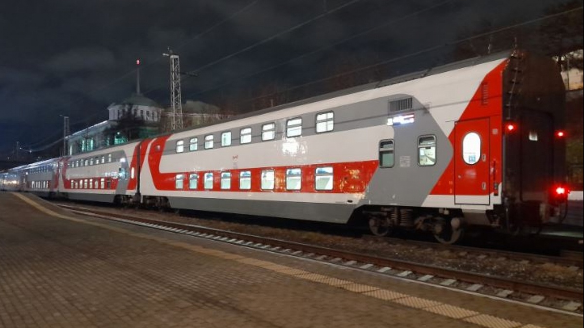 Состав был вот такой,  двухэтажный.  фото: картинки яндекса.