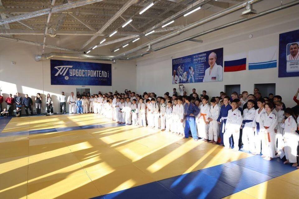    Открытие физкультурно-оздоровительного комплекса в Горно-Алтайске. Источник: altai-republic.ru