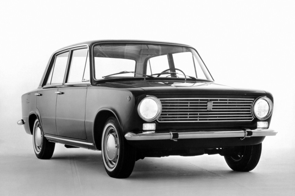 19 апреля 1970 года с главного конвейера автозавода сошли первые шесть автомобилей ВАЗ-2101: два синих и четыре вишневых.