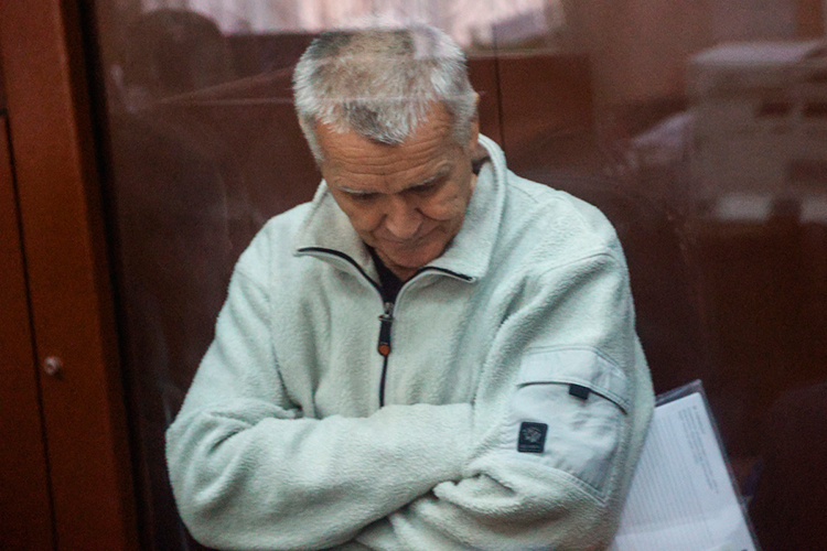    Судья Дмитрий Гордеев предпочел согласиться со следователем и оставил Ханбикова в СИЗО до 7 марта 2025 года.   
Фото: «БИЗНЕС Online»